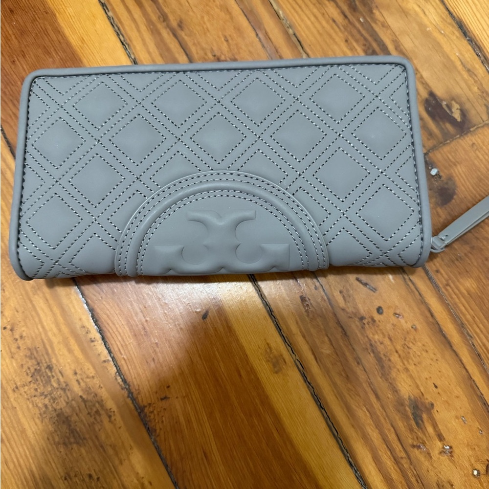 Tory Burch  Gray Quilted Women's Clutch